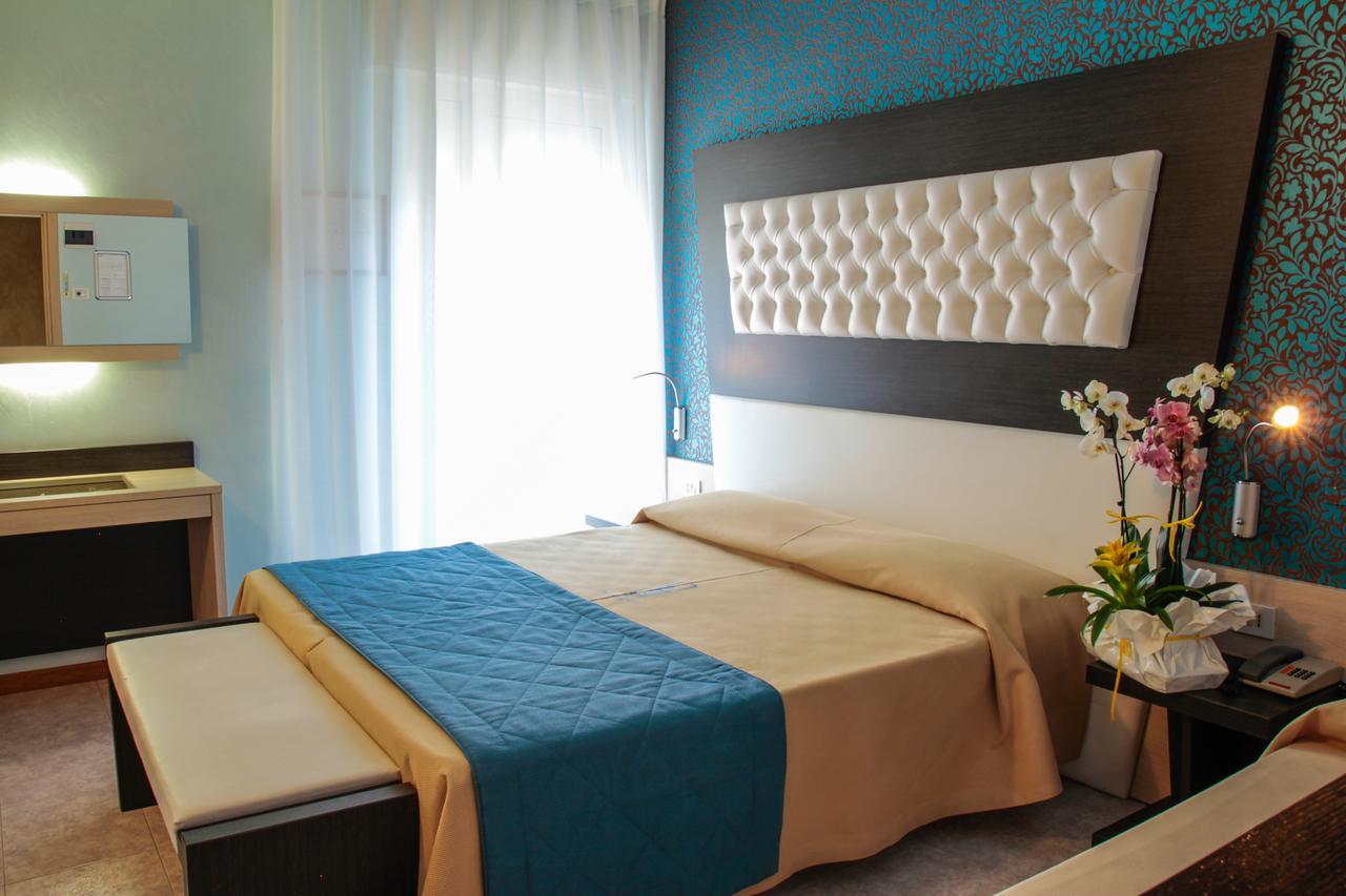 Hotel Hollywood***S Lido di Jesolo Exterior photo