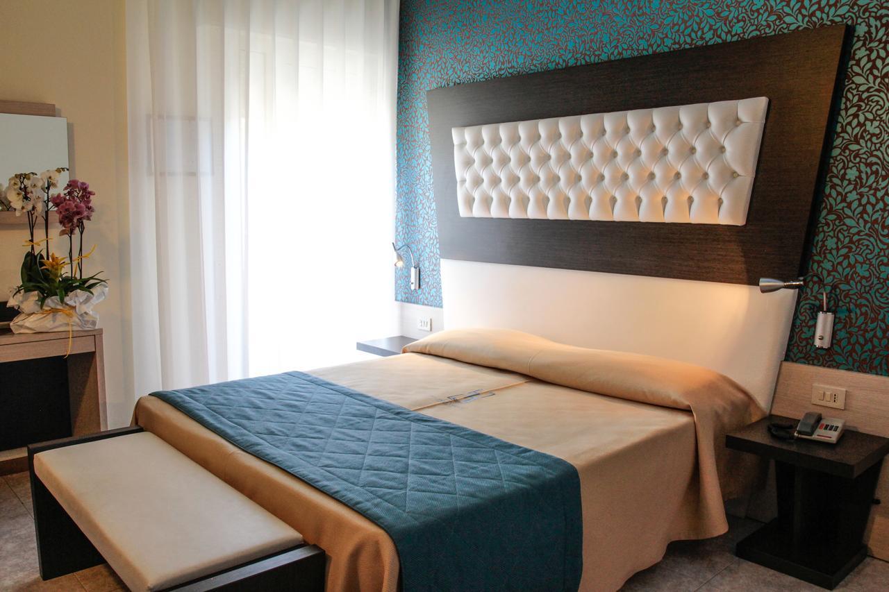 Hotel Hollywood***S Lido di Jesolo Exterior photo